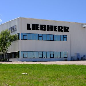 Marque Liebherr gammes grues mobiles : un leader innovant dans le levage sur pneus